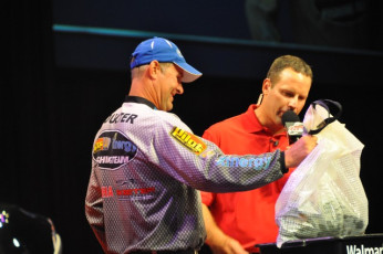 EFE6A25C-EE26-4A7E-A99E-9F7C848EFD9C