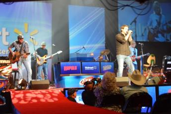 004F5D0A-4CDE-466B-81E8-9FA28F391F46