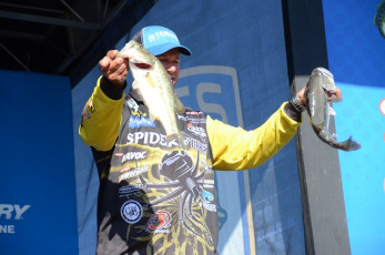 00AD0B47-76C8-4004-B599-D3AAA23CE5D9