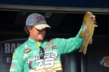 01038B9B-C256-4EEE-80AD-532513C29371