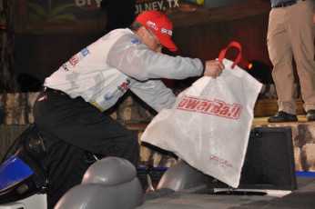 02C96E09-96F5-4385-9629-A53C8BAB92CE