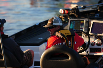 02E00C7F-CBCA-4BBF-8FAF-263410FFF0A4