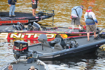 044ECDFF-2E2A-4E5D-BBF4-FB7CCC66C84B