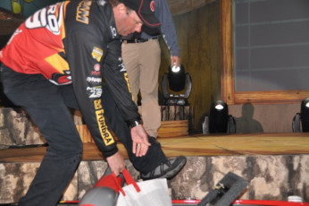 04703AC5-8A62-40A2-93D2-9C598C764302