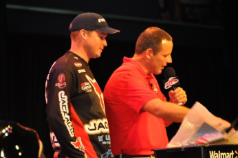 06070895-CBC2-44E1-A540-BCFF56870719