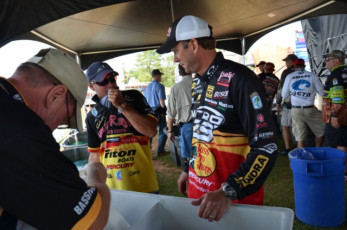 06103763-C996-4B92-BA44-C7BF047C138D