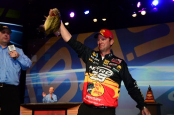 07EEF0FD-3849-4E56-AB2E-856A76BE0309