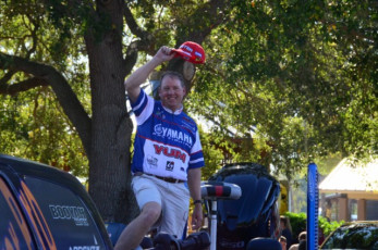 07F6FF19-CF40-4213-97F8-3B213D749B54