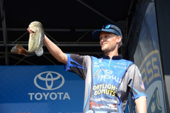 08A648C3-78FE-4210-84C4-6B208DD24B7D