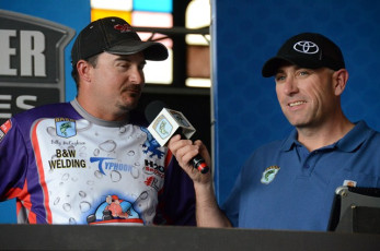 090A00CA-DA22-44FD-8296-9982C8C089C0