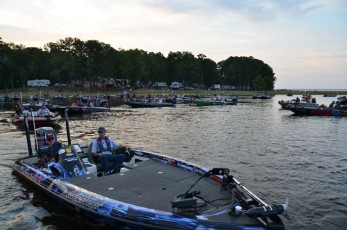 095D5B09-F547-4F18-85BE-22E3B4B88603