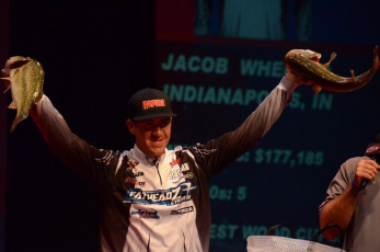 09675DA1-C62D-4501-9AFB-2011D79F44C5