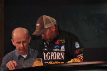 09C03BA5-98EC-4B6A-8808-FFEA6346FEC2