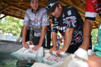 0C2924CD-E040-400B-9E7F-6C4F2FE68B58