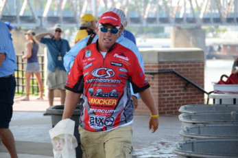 0C984E8F-2E7C-4782-AFDF-FF8C6F48F80A