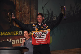 0D5B8FEB-5E0A-4767-992F-52D8D77F0A8C