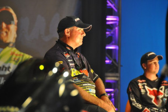 106CC7B1-C514-41B0-A314-47EE2464B067