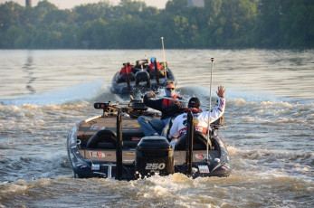 1248BAB8-30A4-4D44-A893-6FBC02846B51