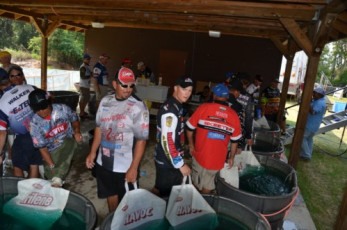 12AD1DCB-157E-42E7-8E0E-854F184E11EE