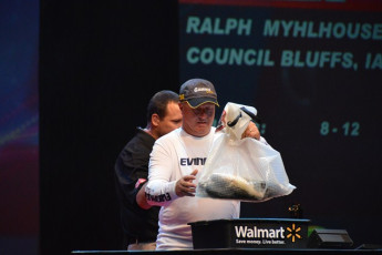 1374AE3F-A8CA-4DE4-8F71-212817747A3A