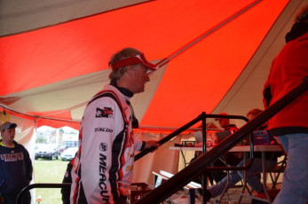 1463F648-13FE-4C5D-8D5F-5B86FB2A66A0