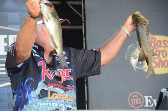 14DA323C-1295-48DB-864D-40A55AE8A779