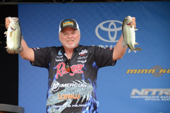 16535812-1CE2-40AB-8BBB-43906936D092