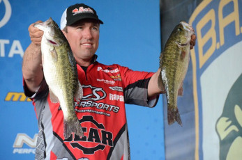 1748CF63-765F-45F2-90DE-2AB8041AC1B7