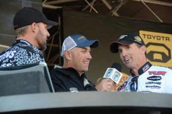 18472D1D-4460-4F17-A203-4B9E40446684