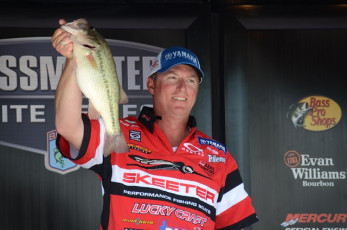 185133F6-9C26-454A-9C35-3B0D37A43F35