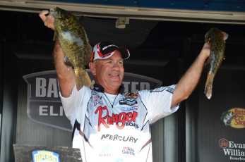 1957DA8B-CA29-4390-9D02-FBB81CEFC394