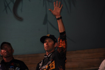 1B3DDF7C-B5DF-444F-BC7B-C00BA0C3AE45