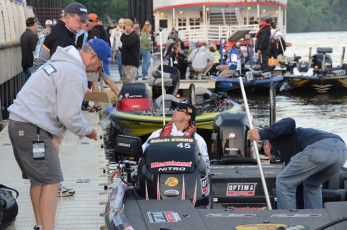 1C06A156-B74D-4812-859C-74D71BAE00B3