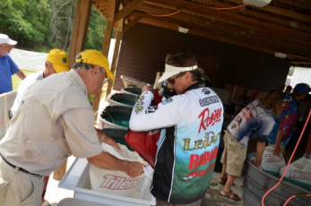 1EB52B58-D3C2-428C-AE7F-A97533DF93B3