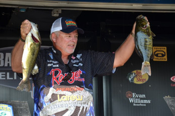 1F774819-F0DD-40DD-86B3-A8CDFE8DE540