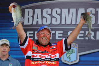 1F93A8F9-AEEA-487B-BDDD-A9C009C00A05