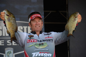 21B7CE1F-1694-4F48-83FC-46D34BDC4271