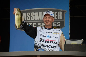 2307D572-75A4-41CC-A1F4-9AB6C3EFB444