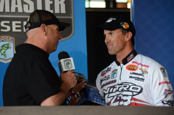 24525764-CFBF-45A9-83EB-C2E352AE4831