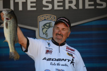 24AC2E02-3E94-4C9C-8D77-C443D3505467