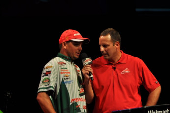 27583B47-B88A-4CDE-8D76-294161FC9CC3