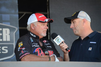 27E7921A-D351-419E-891D-C6FB40F1787F