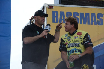 298DC9E1-89A4-4CA0-98B7-C23C06C5A27C