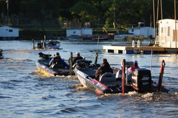 2B9DA36B-ADEC-4C64-9328-15C254F704A4