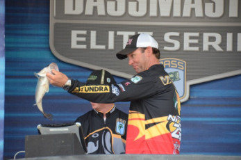 2BCAF017-6C00-419F-A702-17CA8FC2D648