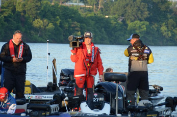 2D3EEEF6-3B3D-4553-8167-7134ED184707