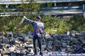 2D943124-15B6-4B13-8235-F7D6960E2A6C