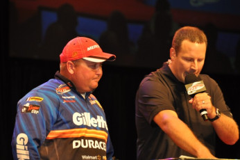 2EE5E4DD-693A-4995-9DCB-87FD724F36E1