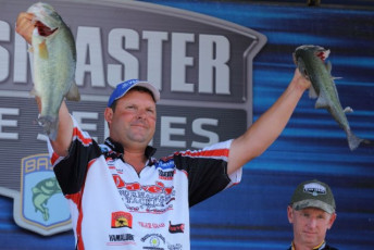 2FAC7081-10B3-42B7-B06A-FE1484A21563