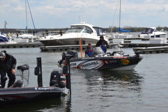 30B3BCC5-F1E7-4C6E-9090-DD0BC2B5815A